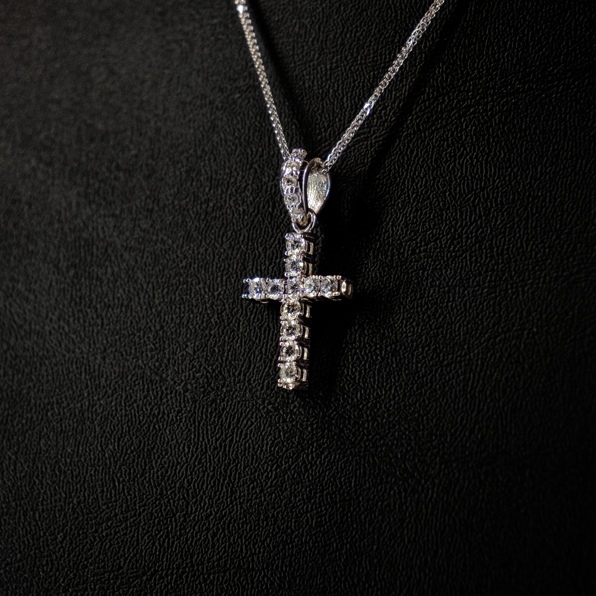 Personalizados by Bagliori: Collar de Cruz Oro Blanco