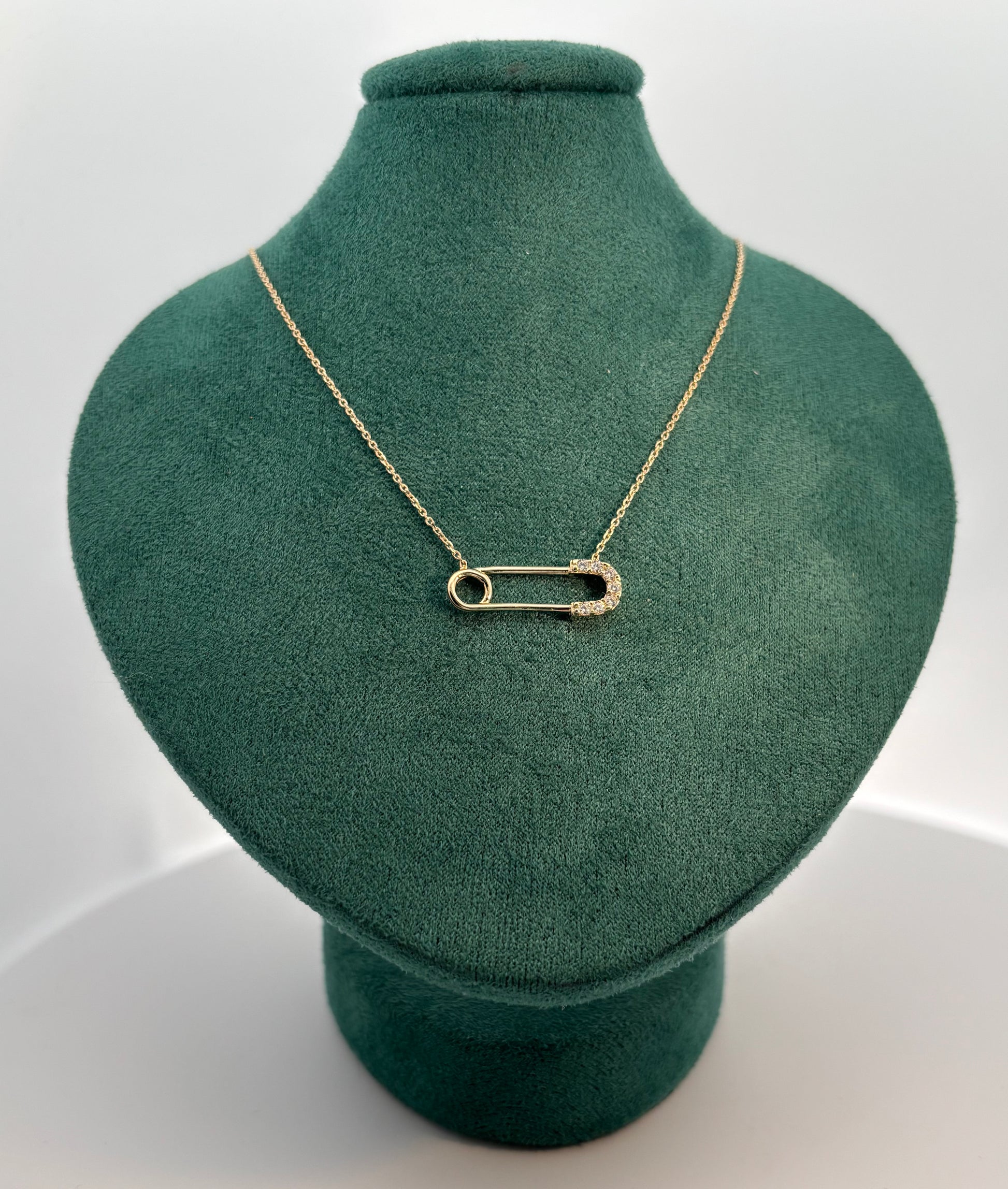 Collar de Oro Amarillo 10 Kilates con Zirconia Suiza