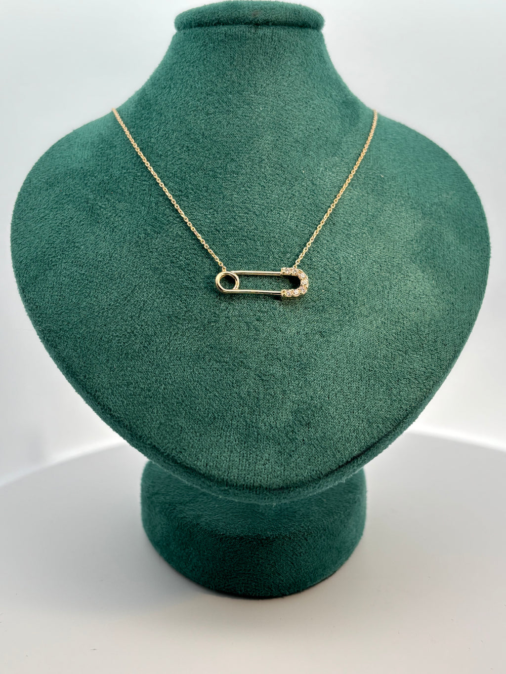 Collar de Oro Amarillo 10 Kilates con Zirconia Suiza