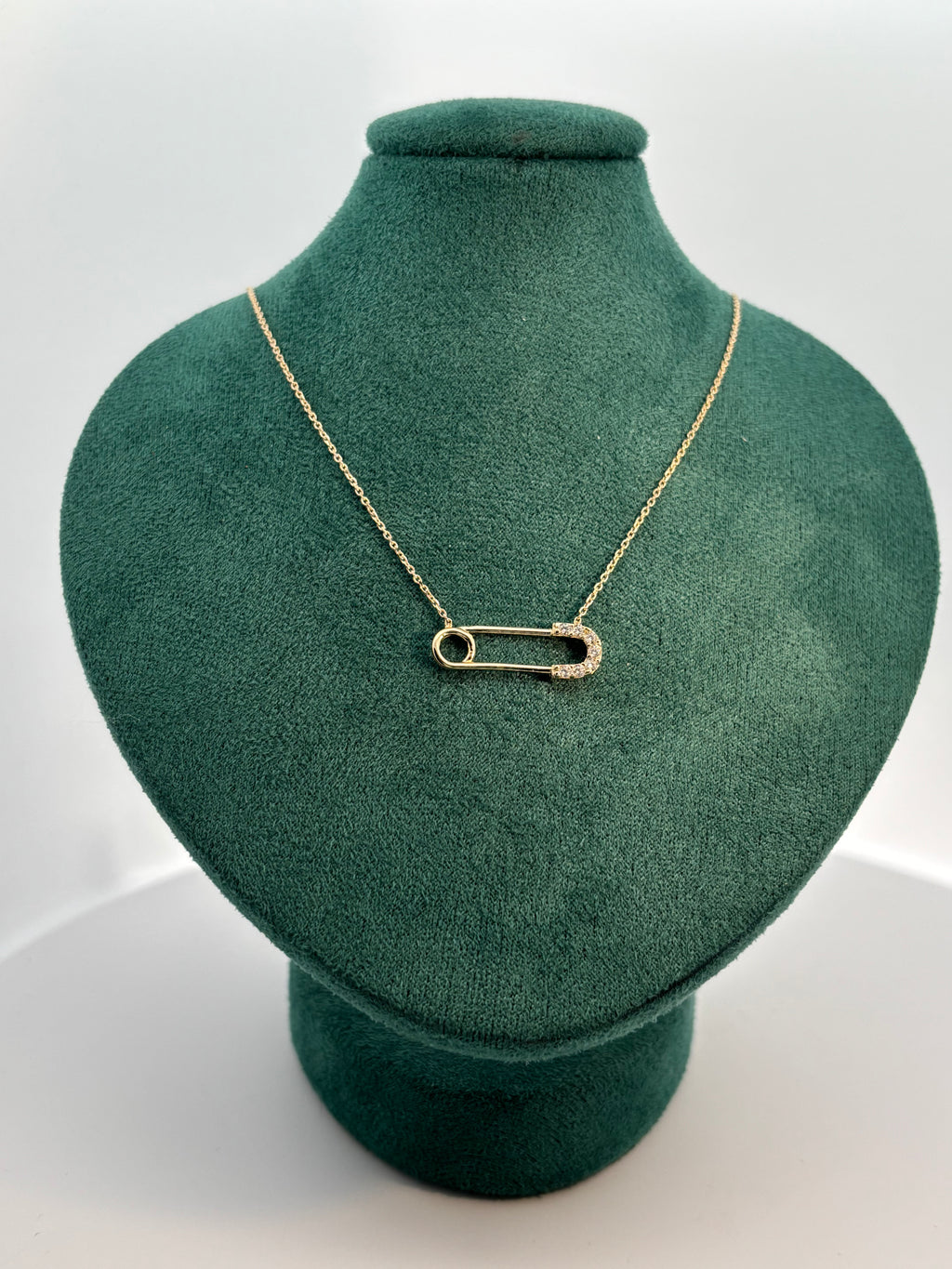 Collar de Oro Amarillo 10 Kilates con Zirconia Suiza
