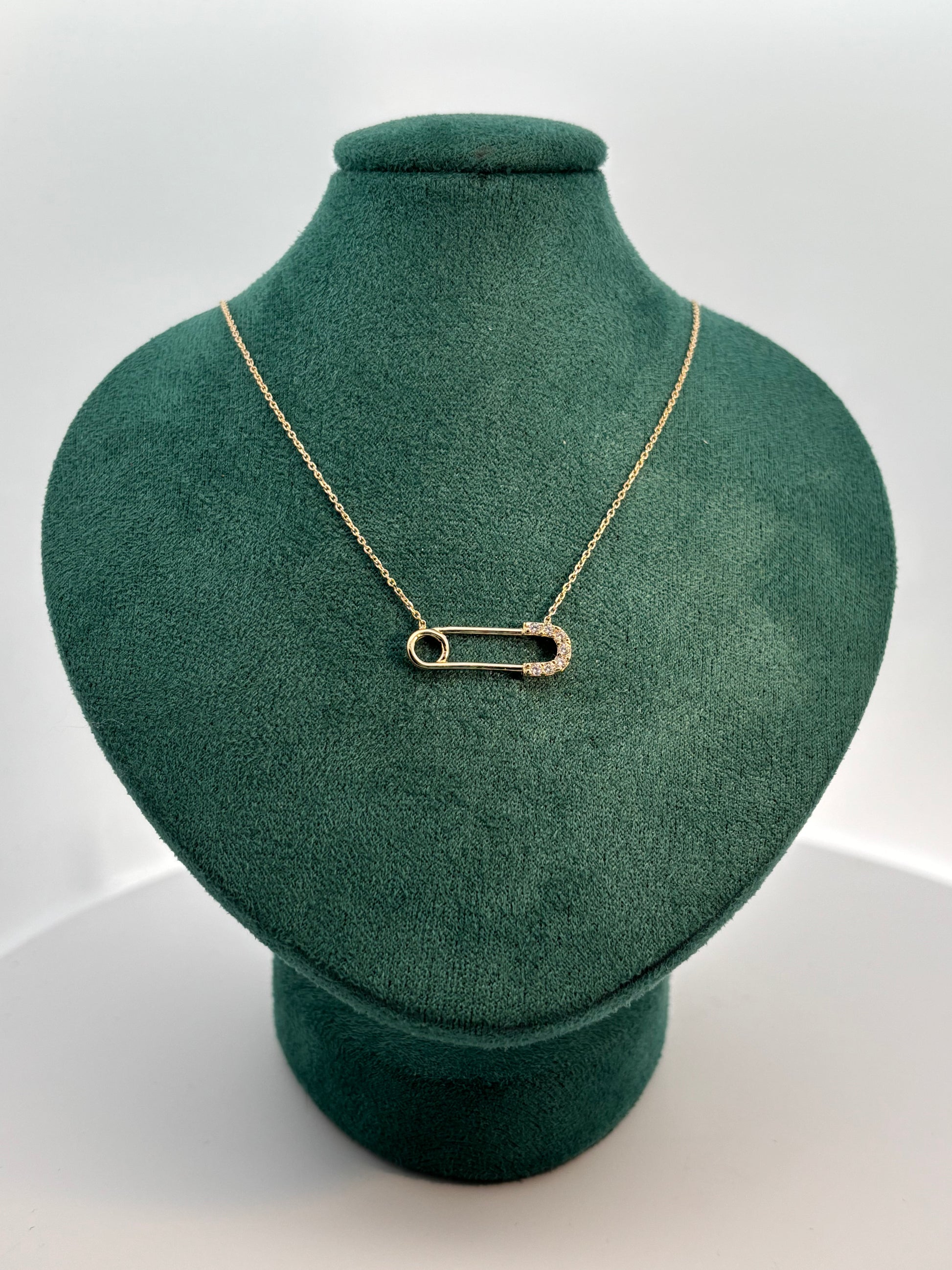 Collar de Oro Amarillo 10 Kilates con Zirconia Suiza
