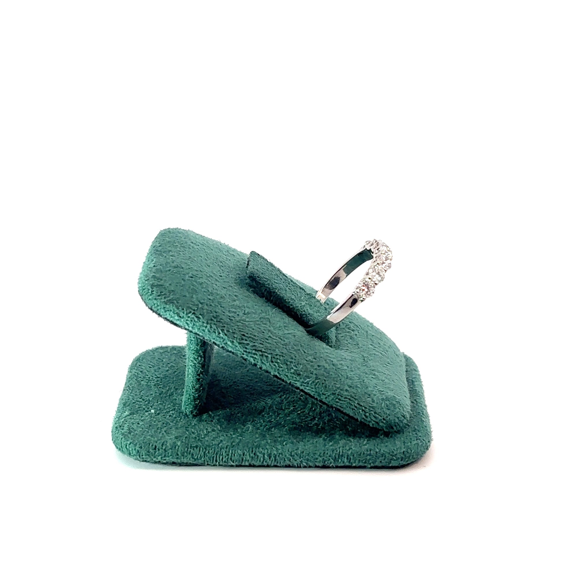 Anillo en platino con diamantes naturales