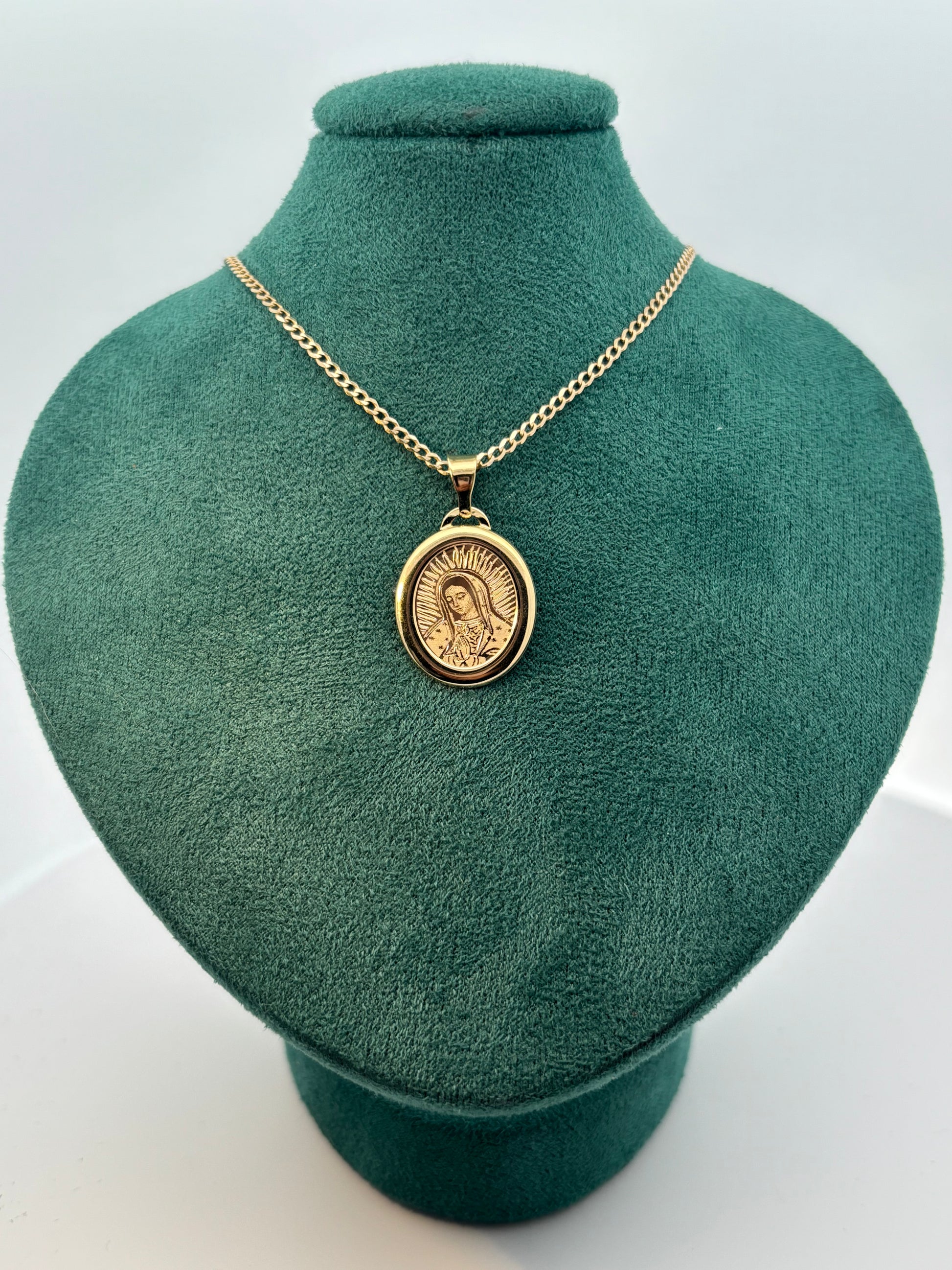 Collar con dije  "Vigen de Guadalupe" oro 10k